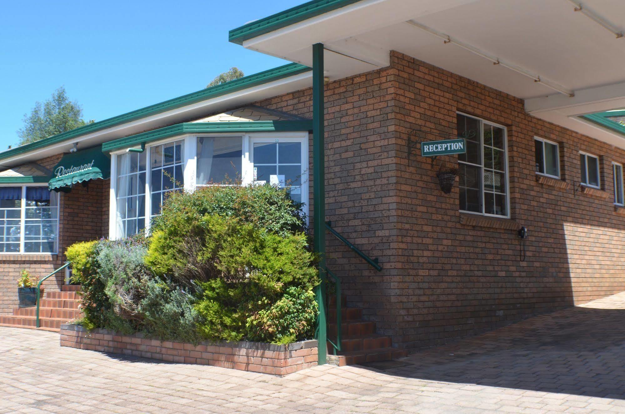 Deer Park Motor Inn Armidale Buitenkant foto
