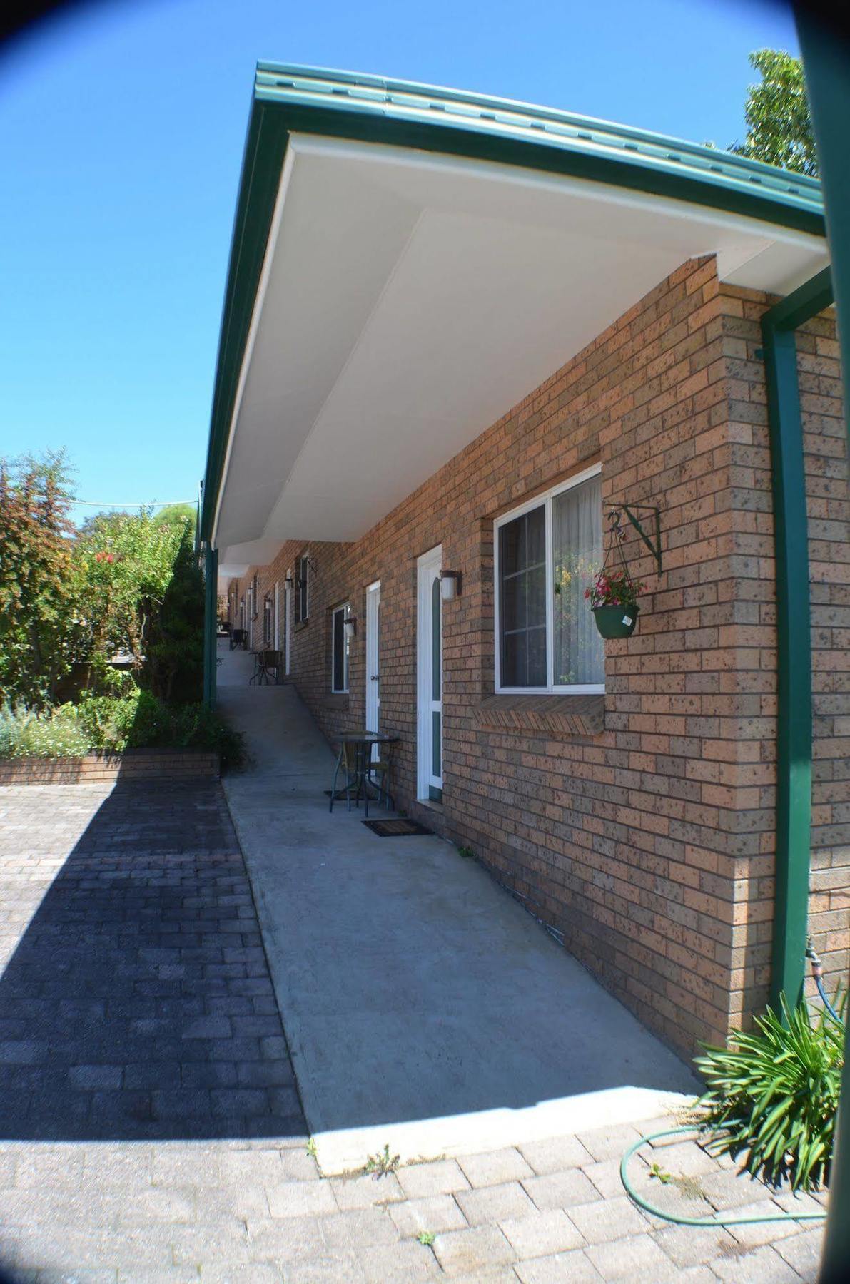 Deer Park Motor Inn Armidale Buitenkant foto