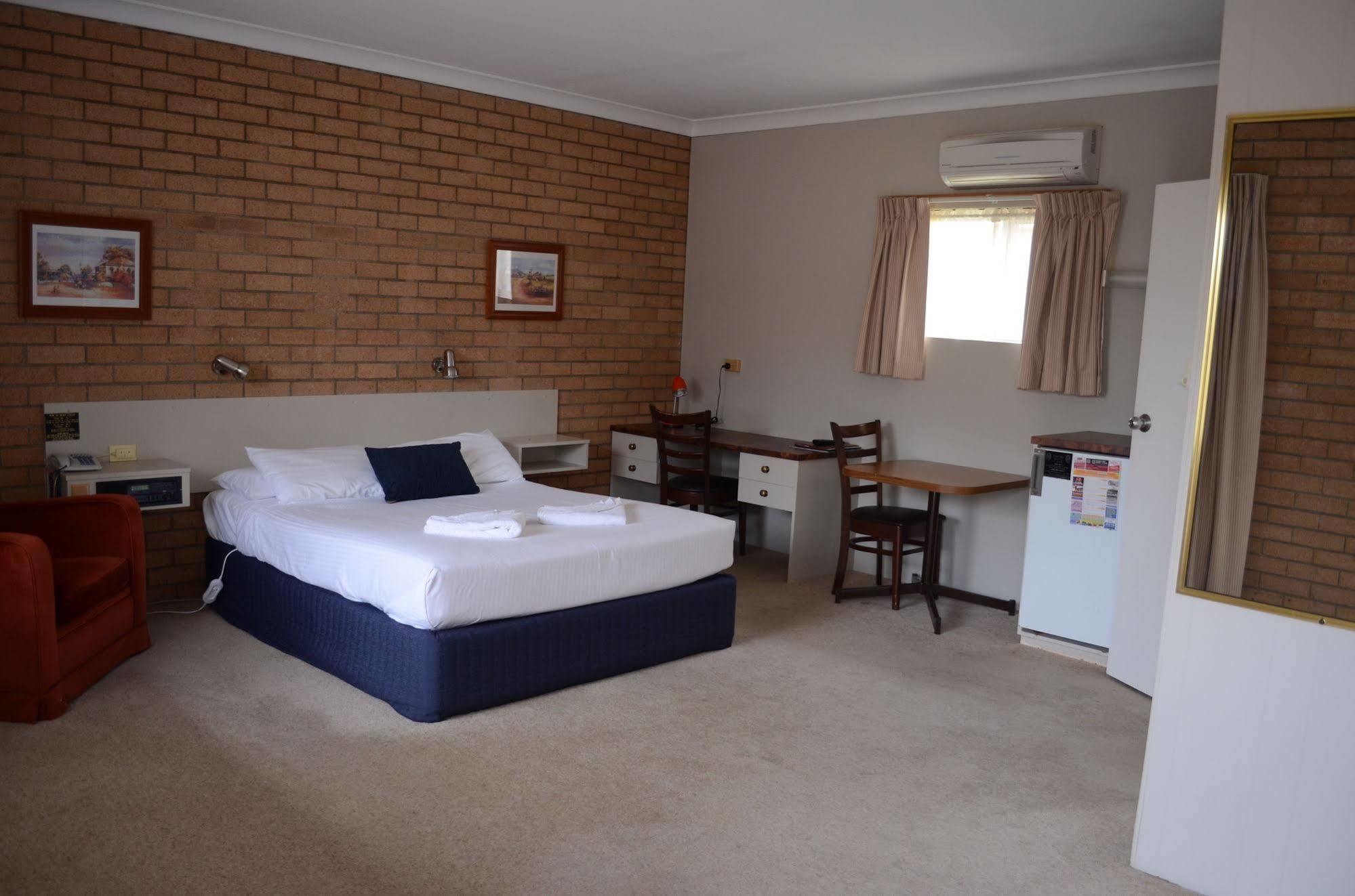 Deer Park Motor Inn Armidale Buitenkant foto