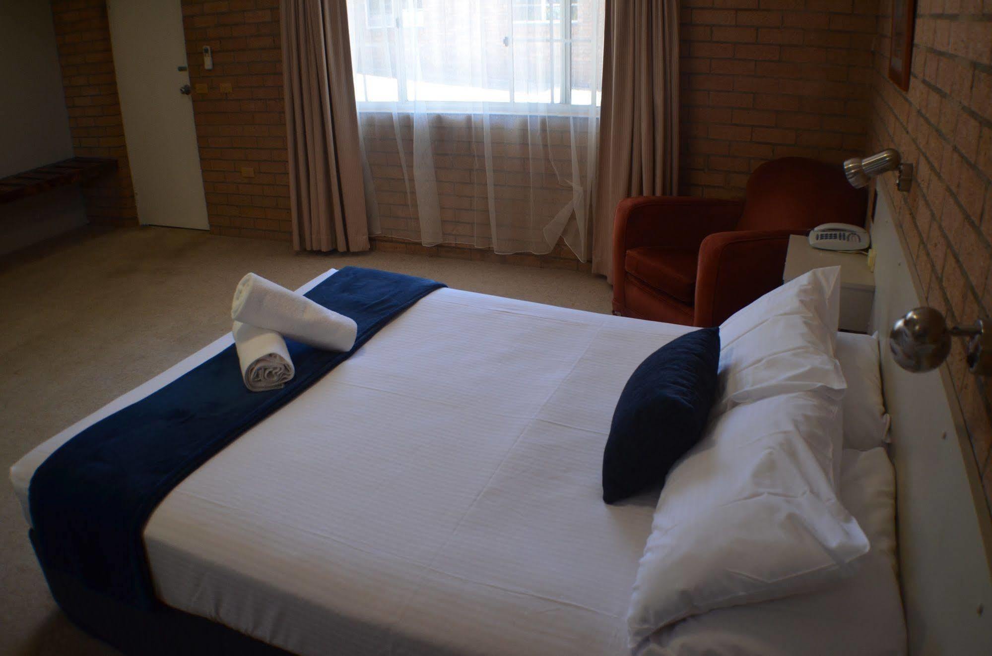Deer Park Motor Inn Armidale Buitenkant foto