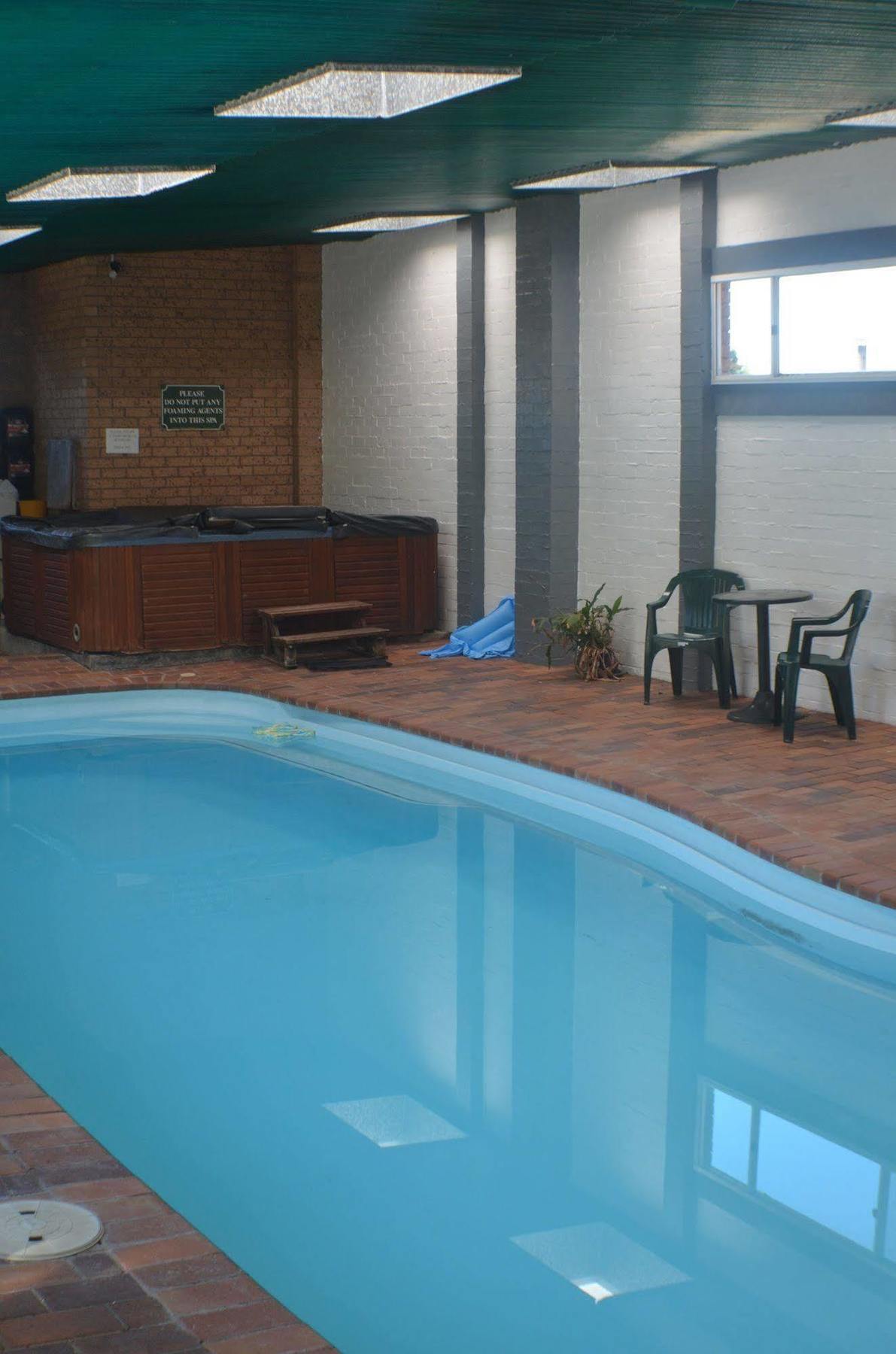 Deer Park Motor Inn Armidale Buitenkant foto
