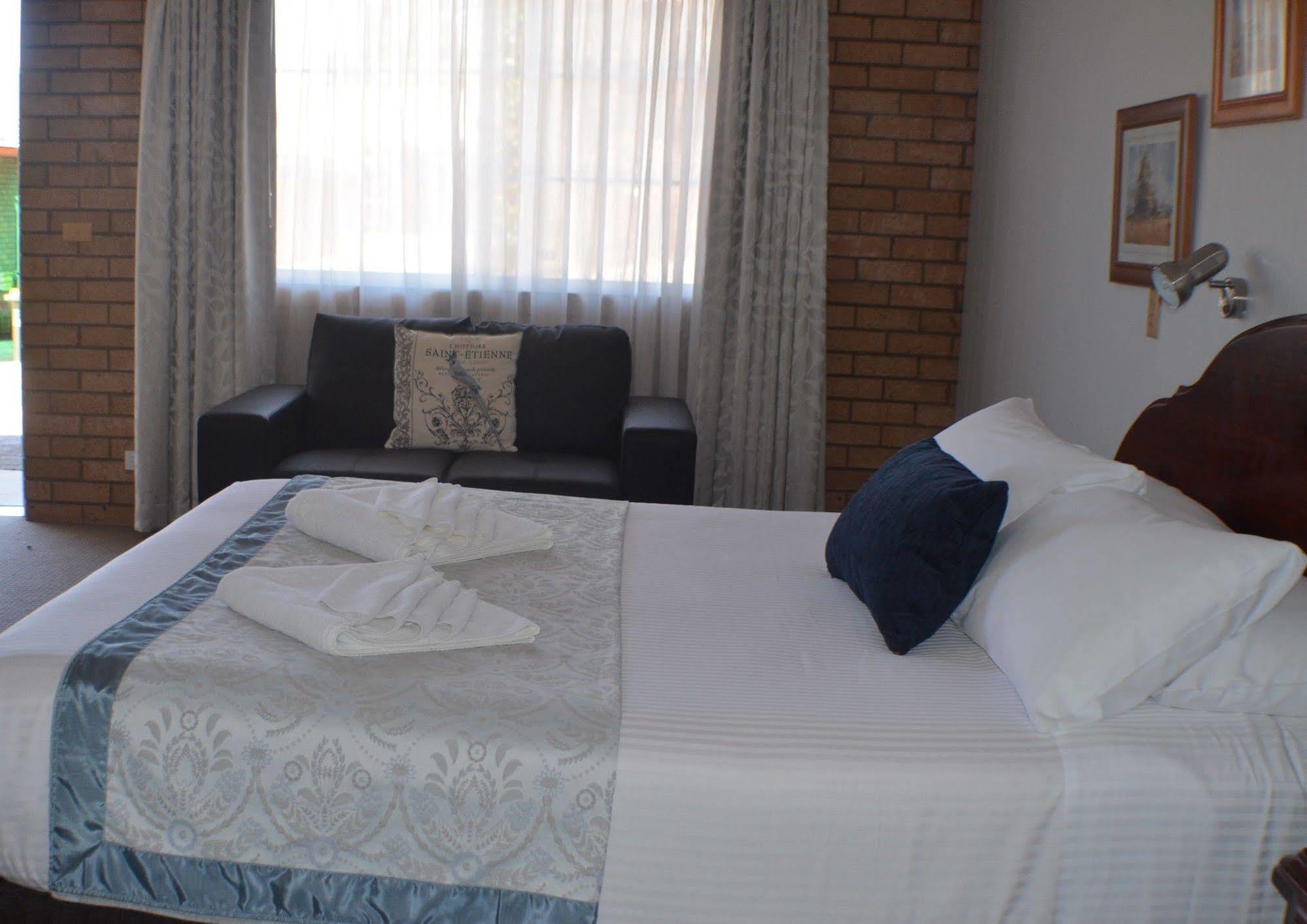 Deer Park Motor Inn Armidale Buitenkant foto