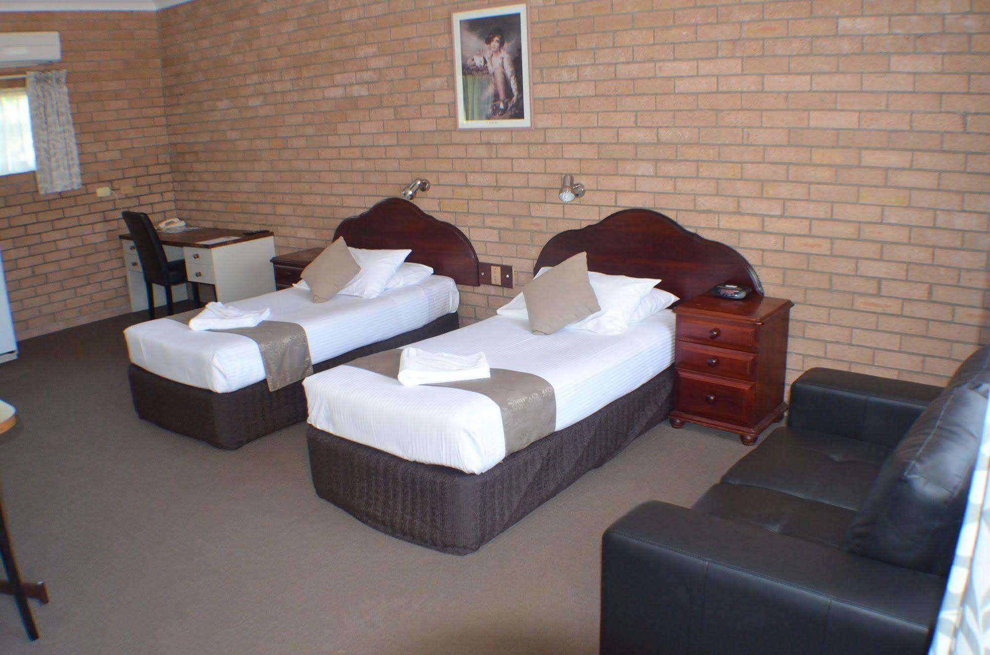 Deer Park Motor Inn Armidale Buitenkant foto